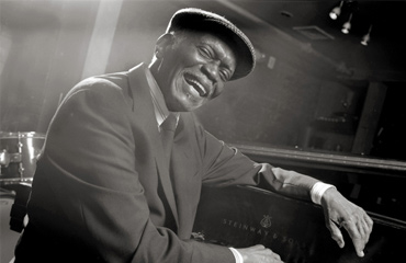 Fallece el pianista y compositor Hank Jones
